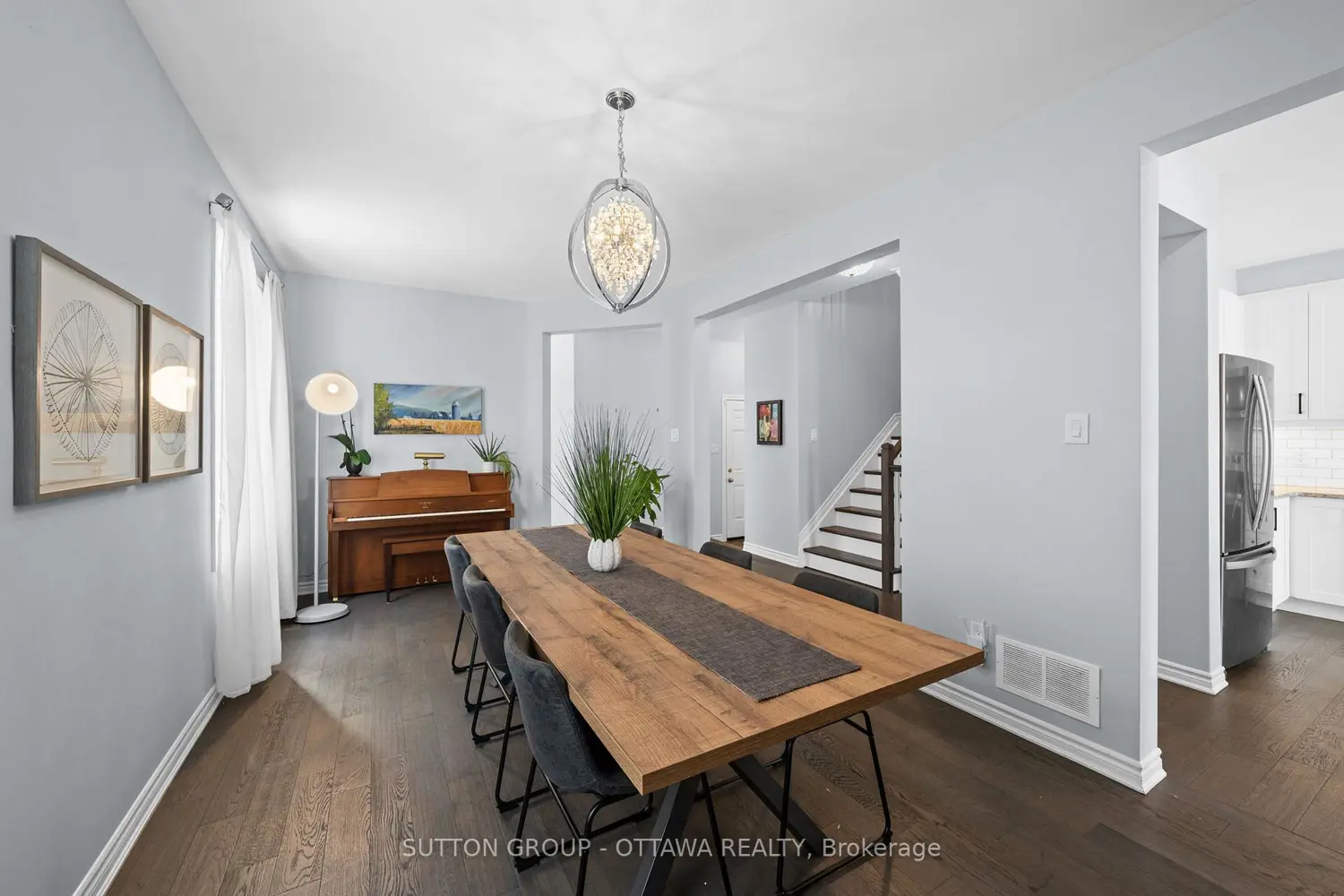 Additional image 3 of 1013 Manege Street