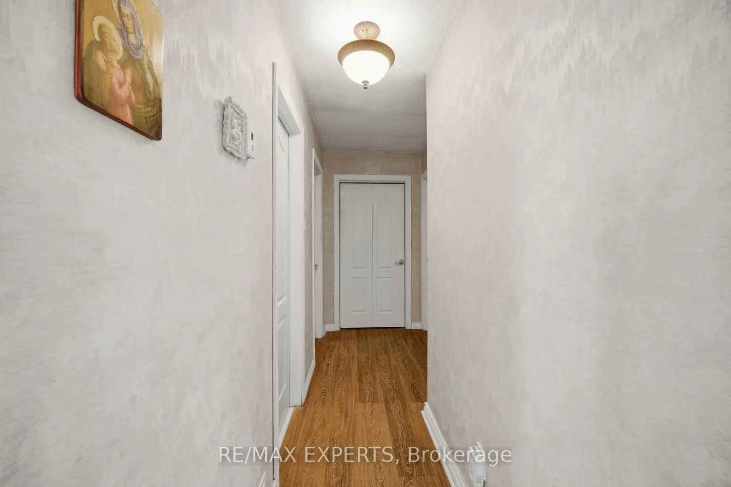 Additional image 10 of 5945 King Street