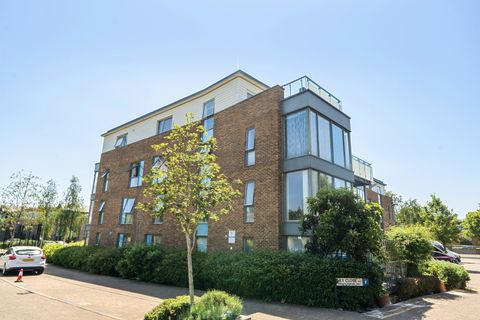 Caulfield Gardens, Pinner, Middlesex HA5