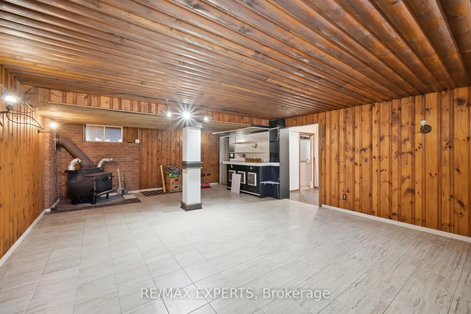 Additional image 13 of 5945 King Street