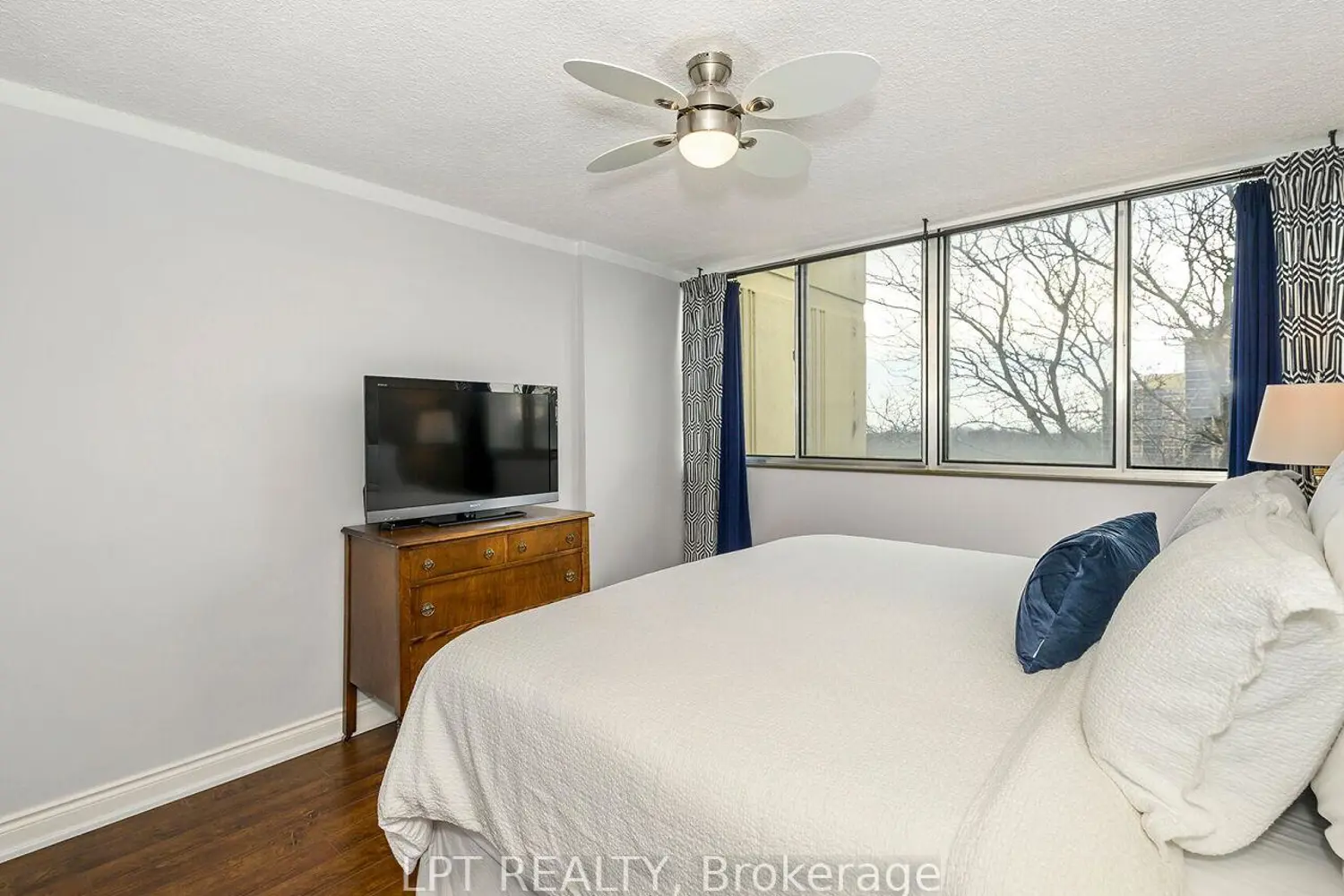 Additional image 14 of 1300 Marlborough Court 534