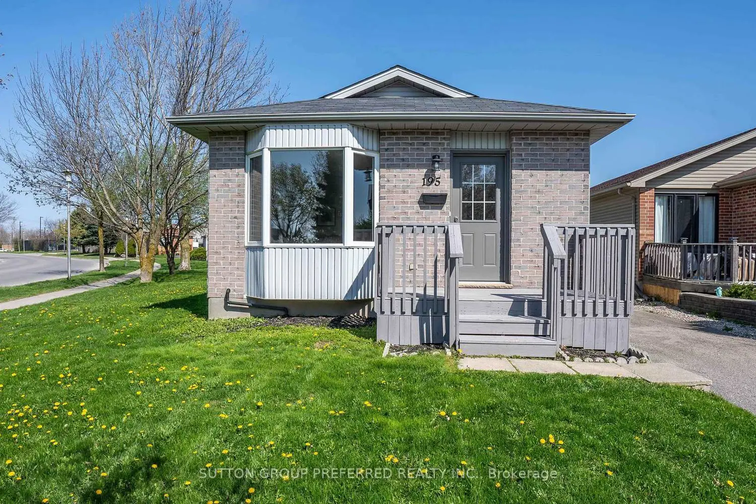 195 Simpson Crescent