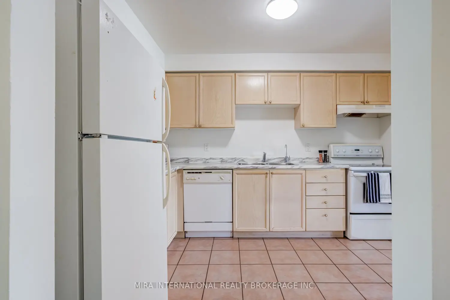 Additional image 3 of 302 College Avenue 163
