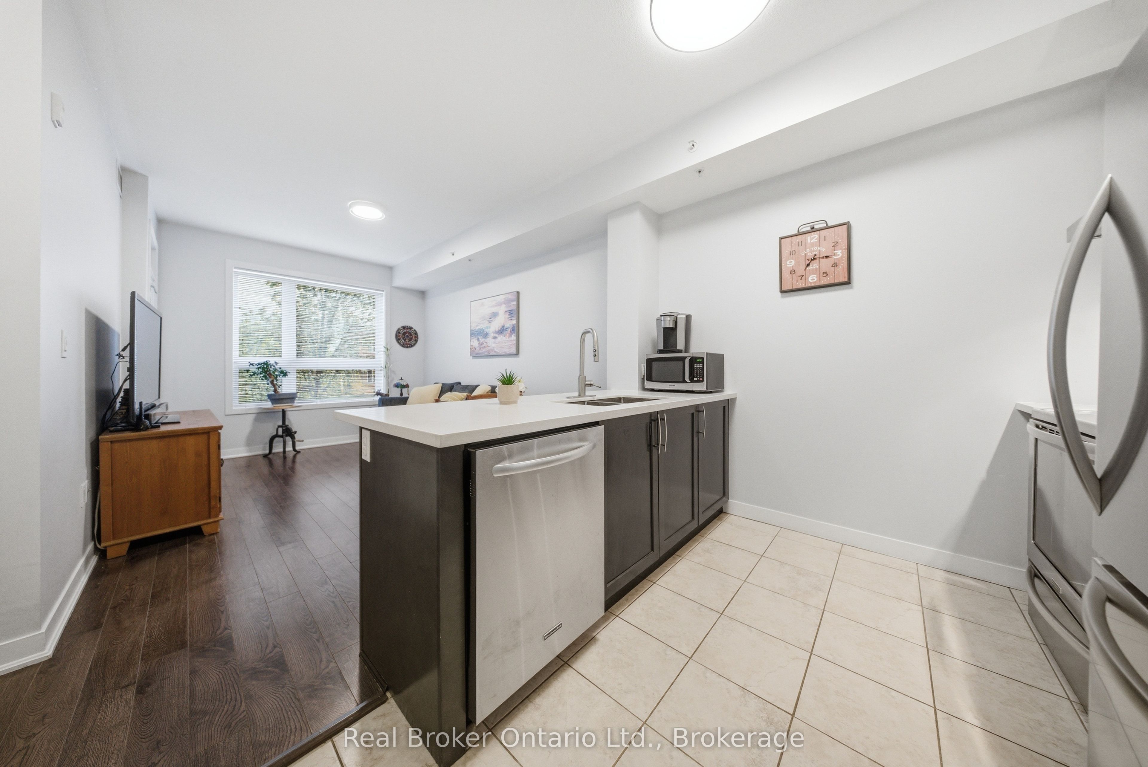 Additional image 5 of 109-5010 Corporate Drive, Burlington, ON, L7L 0H6