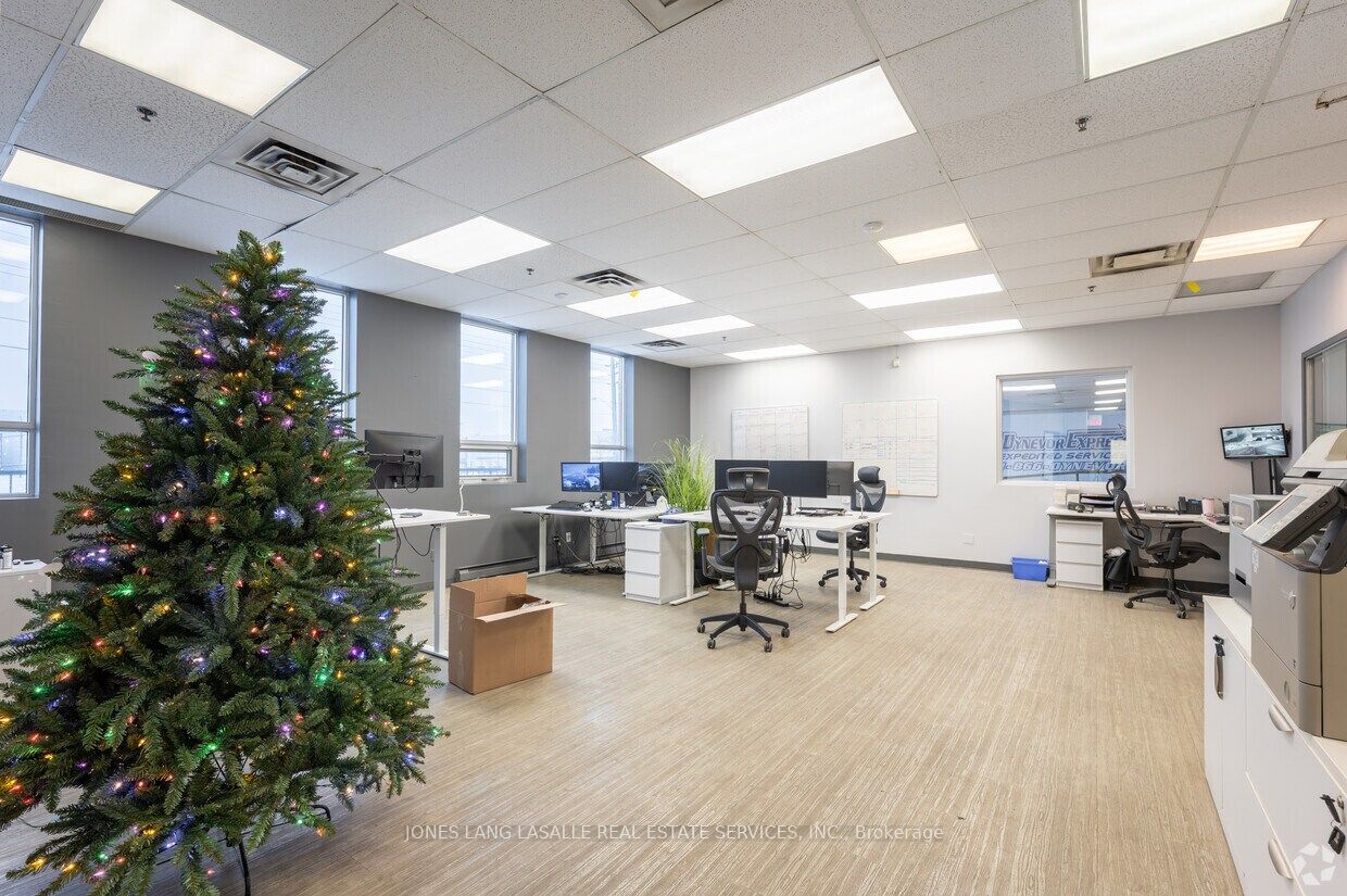 Additional image 3 of 6757 Northwest Drive, Mississauga, ON, L4V 1L1