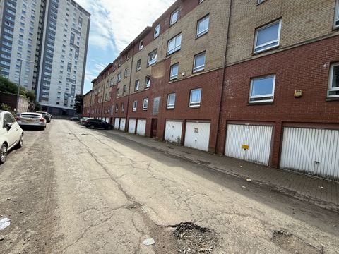 65 Curle Street G14