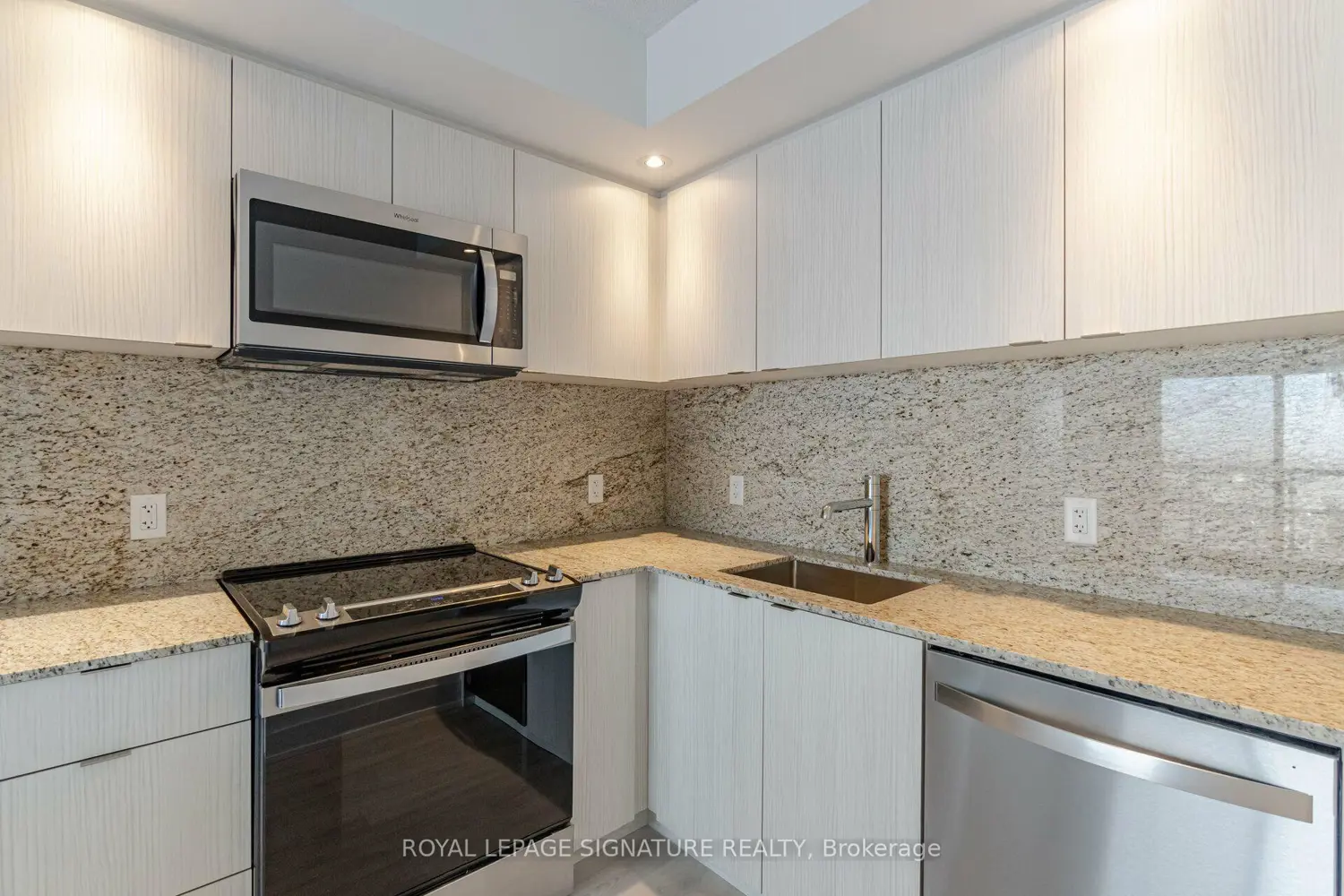 10 Eva Road 2705 photo 5