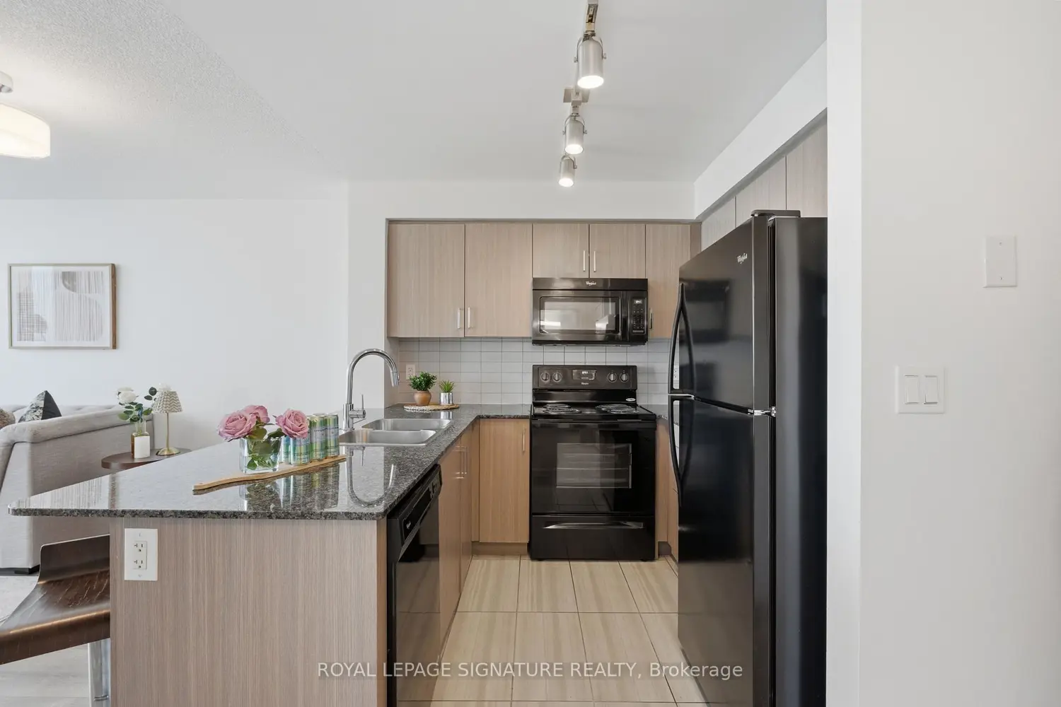 Additional image 8 of 80 Esther Lorrie Drive 1116