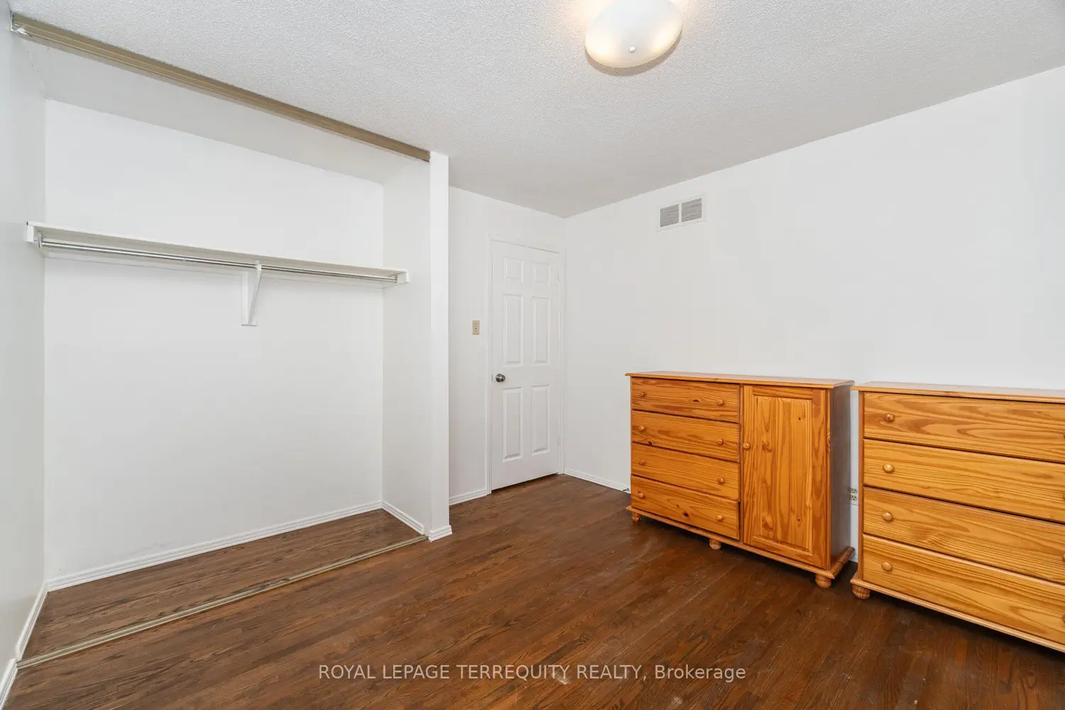 Additional image 12 of 4085 Wheelwright Crescent