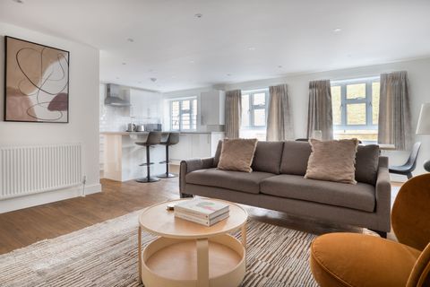 City Of Westminster W2