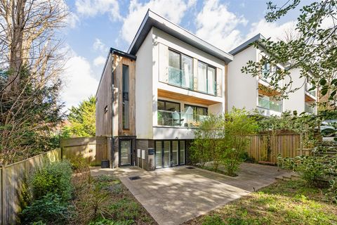Holt Place, Purley CR8