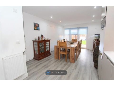 Sweet Briar Avenue, Carshalton SM5