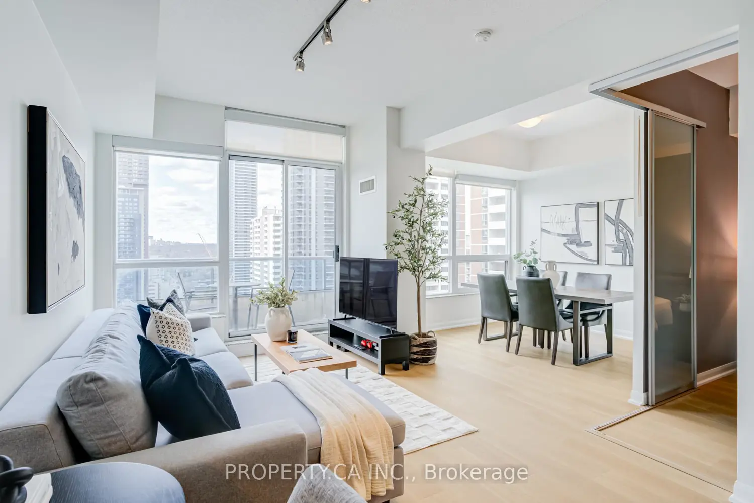Additional image 2 of 500 Sherbourne Street 2202