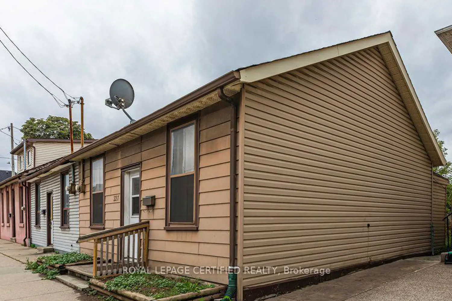 227 Wellington Street