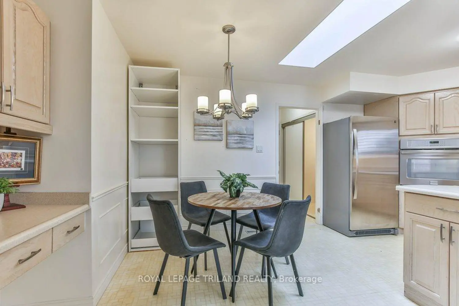 60 Rosecliffe Crescent 8 photo 4