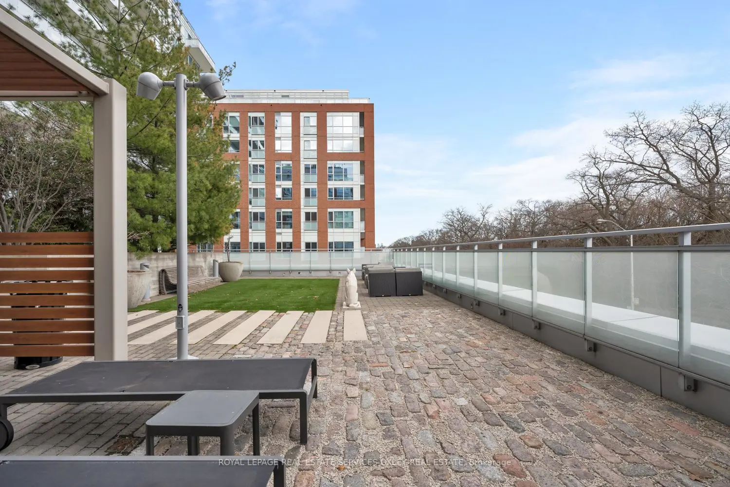 Additional image 6 of 1830 Bloor Street 312