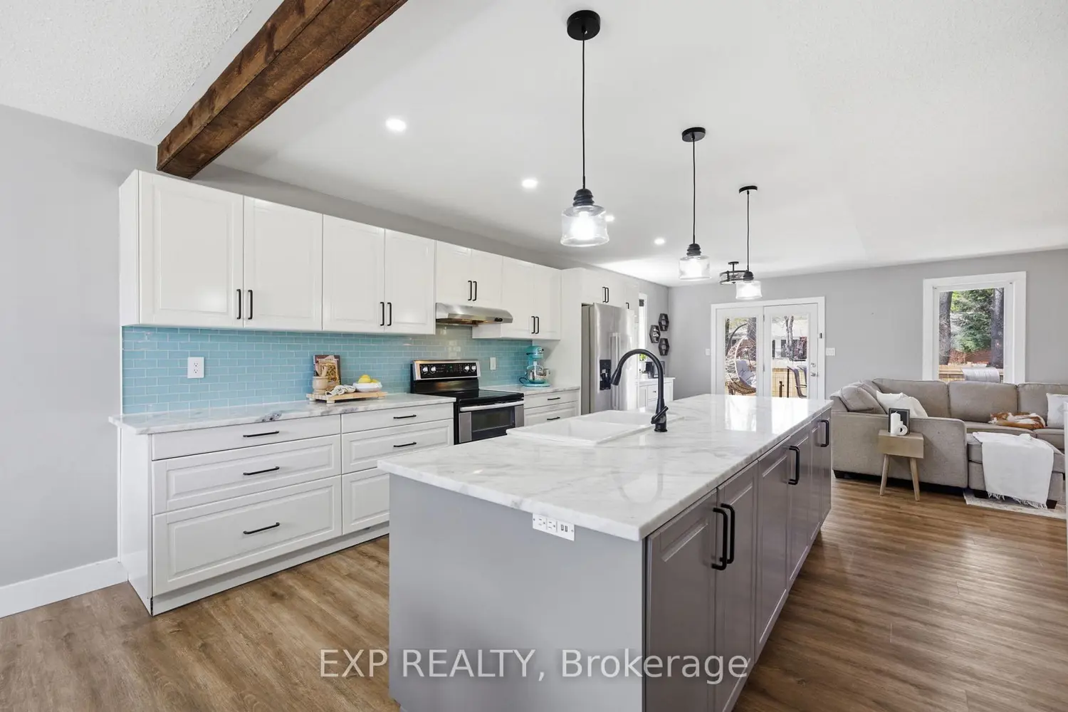 8 Henderson Lane photo 4