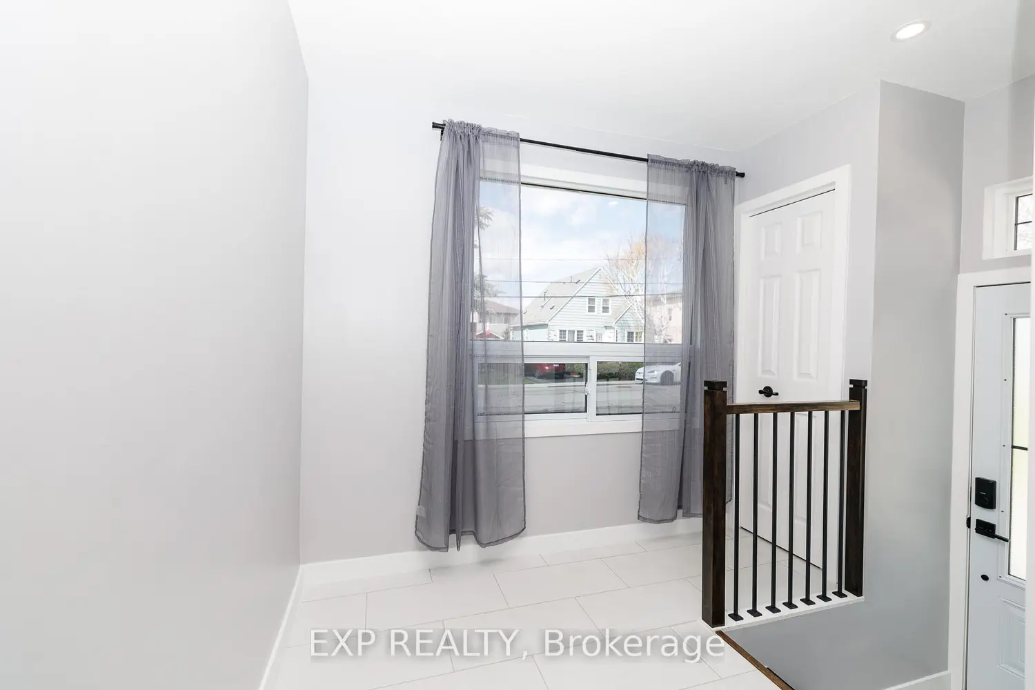 212 Morton Street photo 5