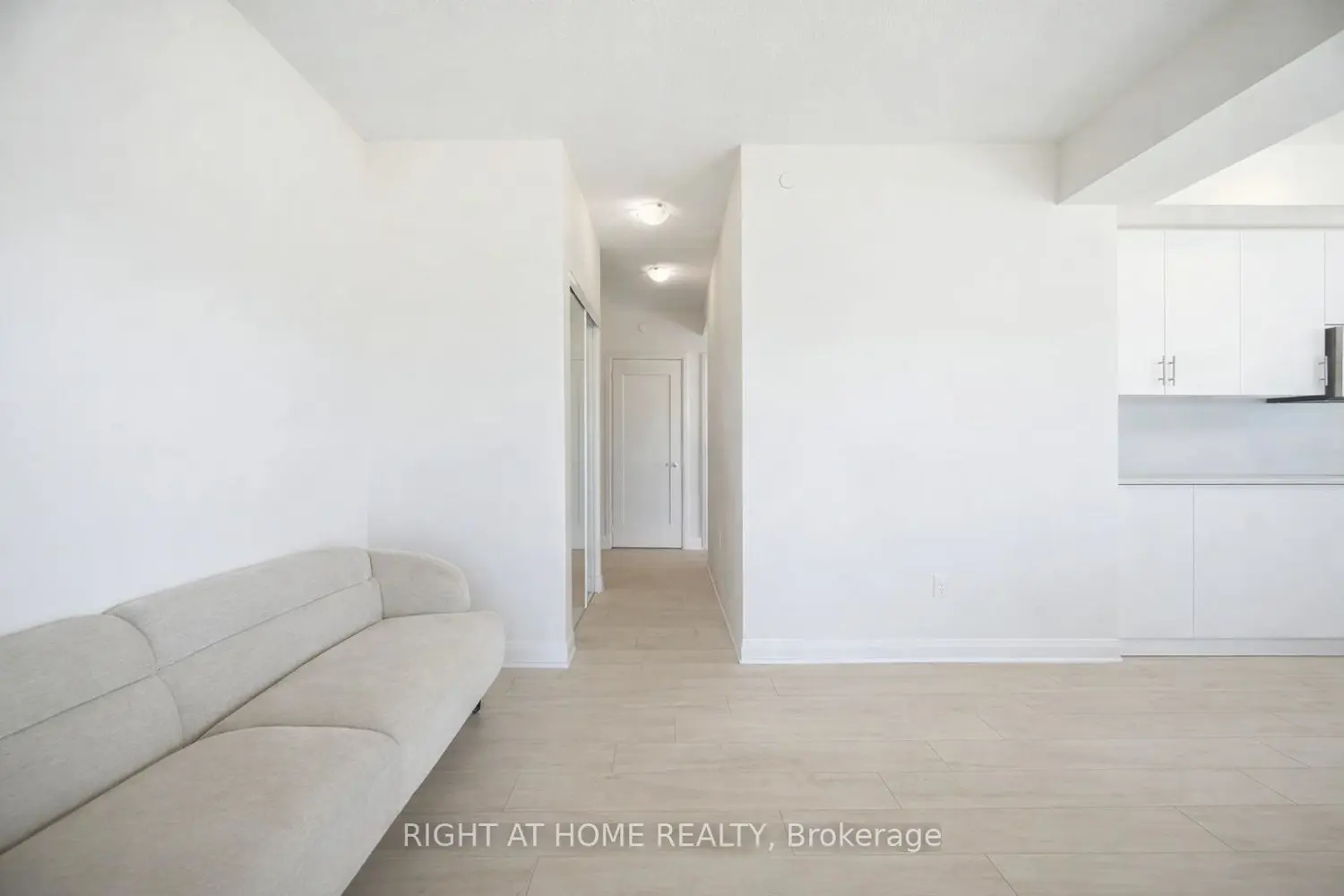 Additional image 10 of 509 Dundas Street 606