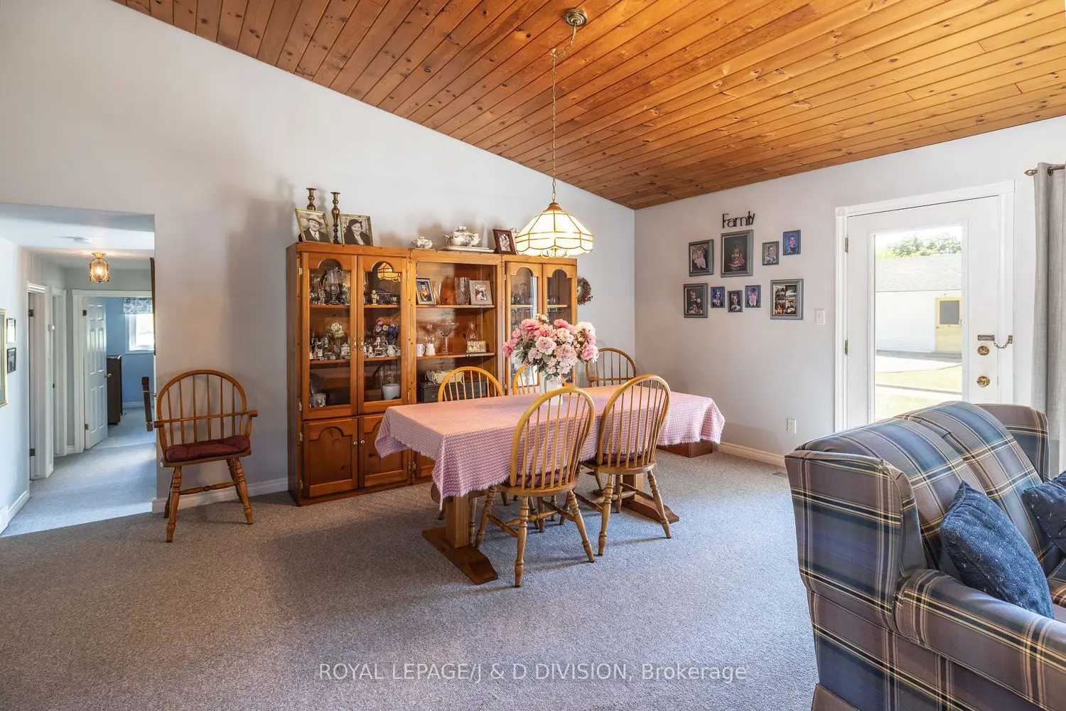 478 Johnson Street photo 4