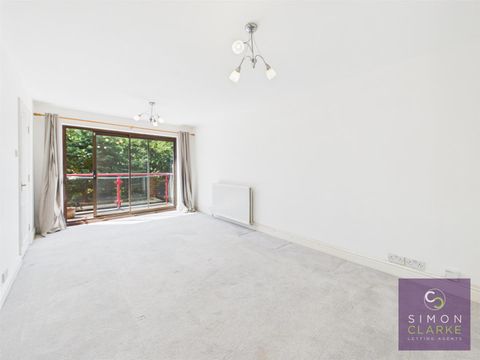 Avenue Road, North Finchley N12