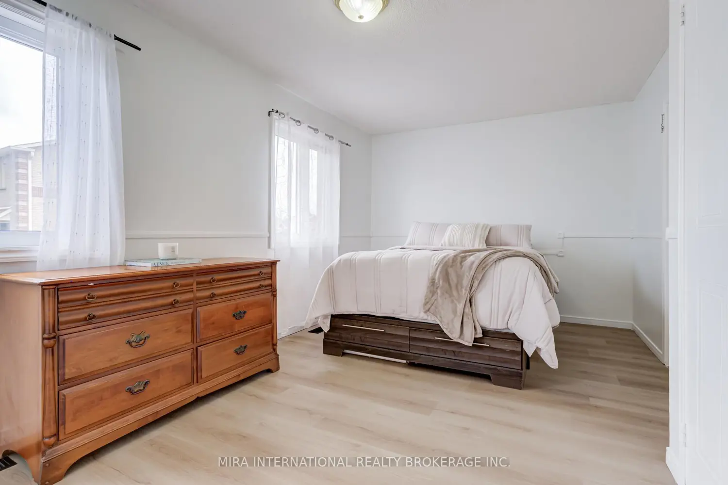 Additional image 7 of 302 College Avenue 163