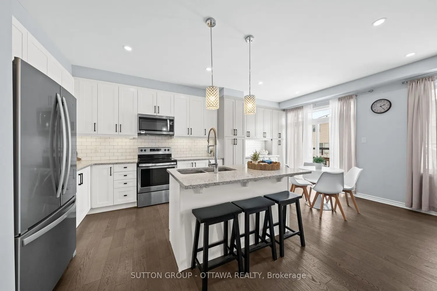 Additional image 4 of 1013 Manege Street