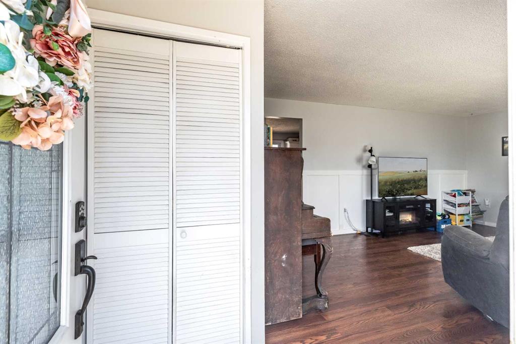 Additional image 5 of 116 19 Street NE, Medicine Hat, AB, T1C1B1