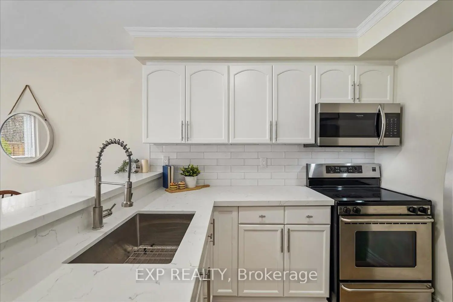 Additional image 9 of 1556 Lancaster Drive 72