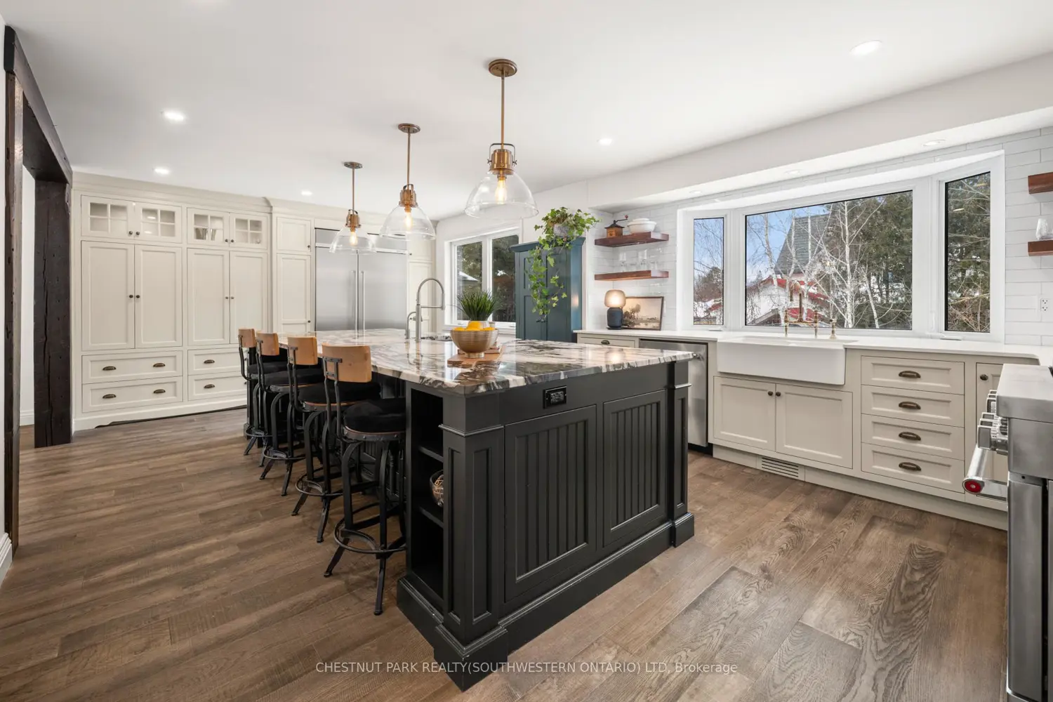 75 Lyon Avenue photo 3