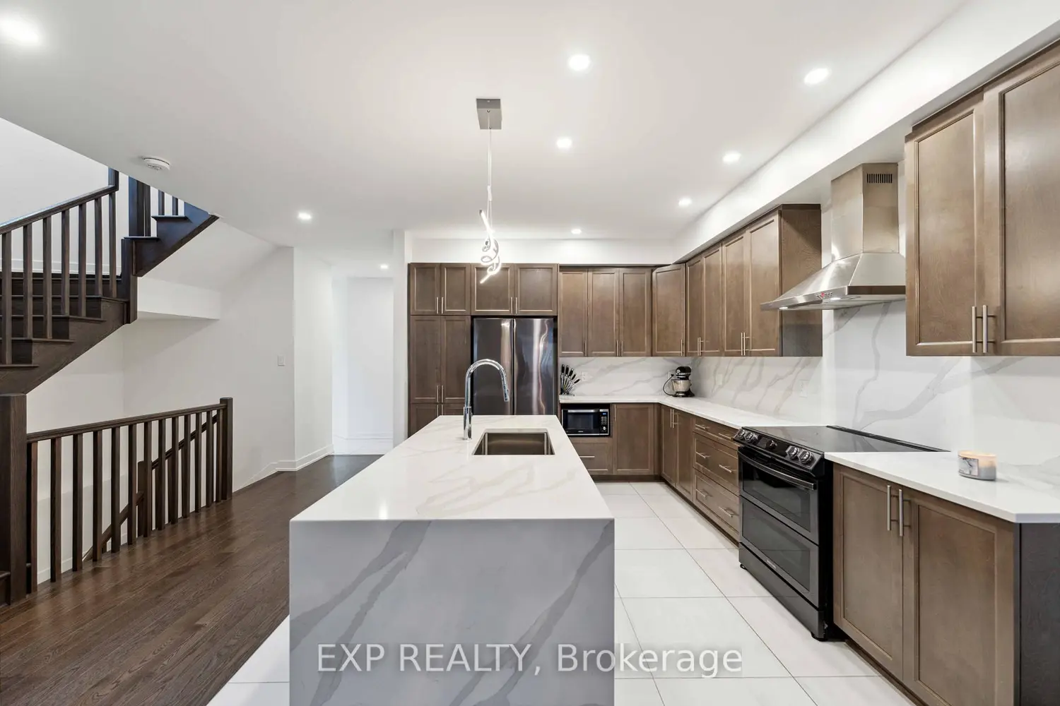 Additional image 6 of 748 Ovation Grove