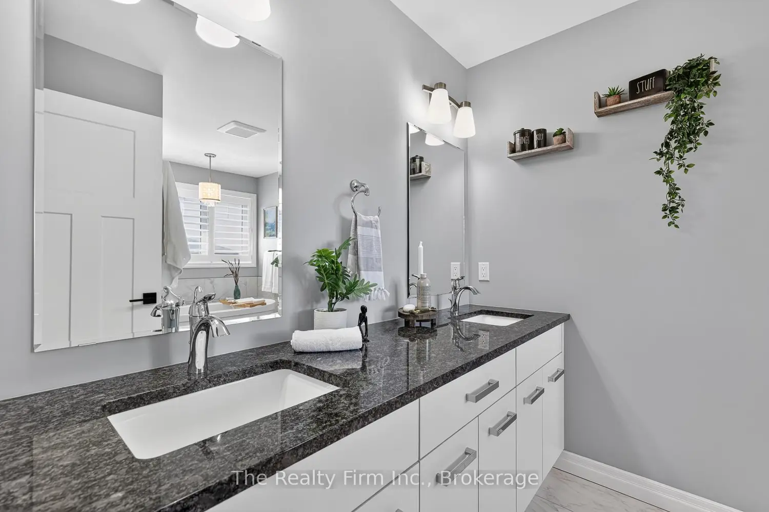 193 Hemlock Street photo 5