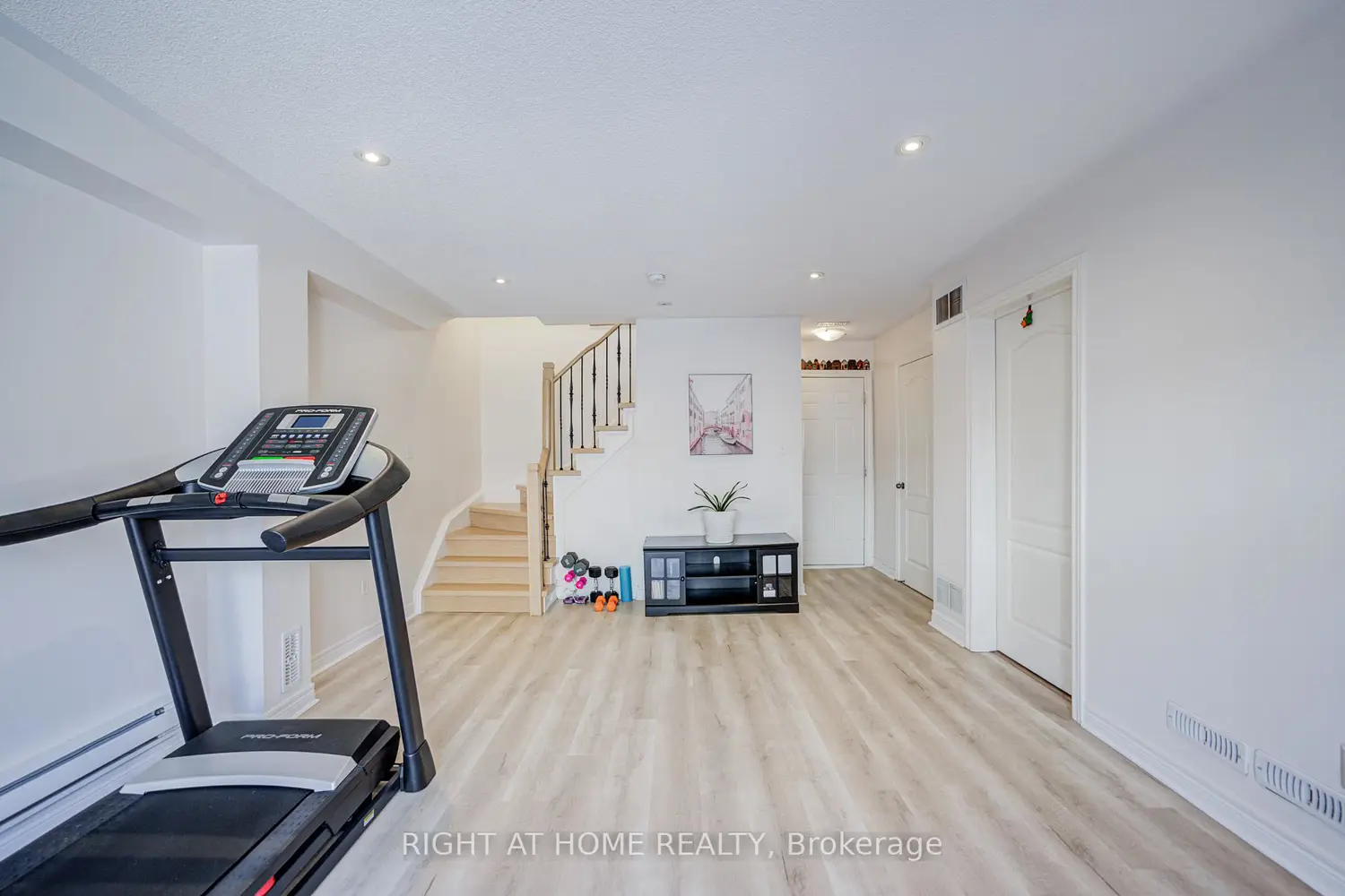 Additional image 11 of 3064 Highbourne Crescent