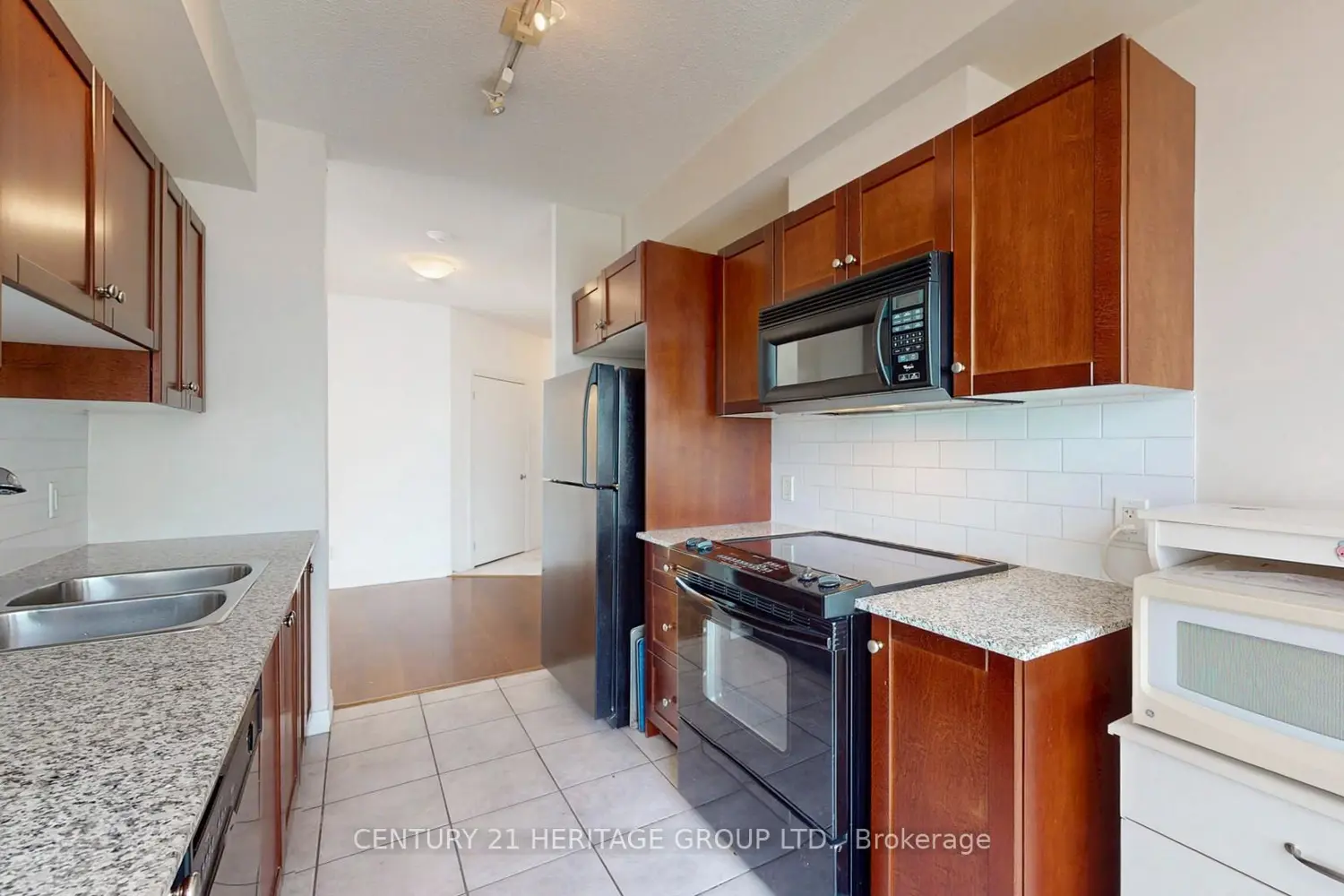 Additional image 6 of 1359 Rathburn Road 405