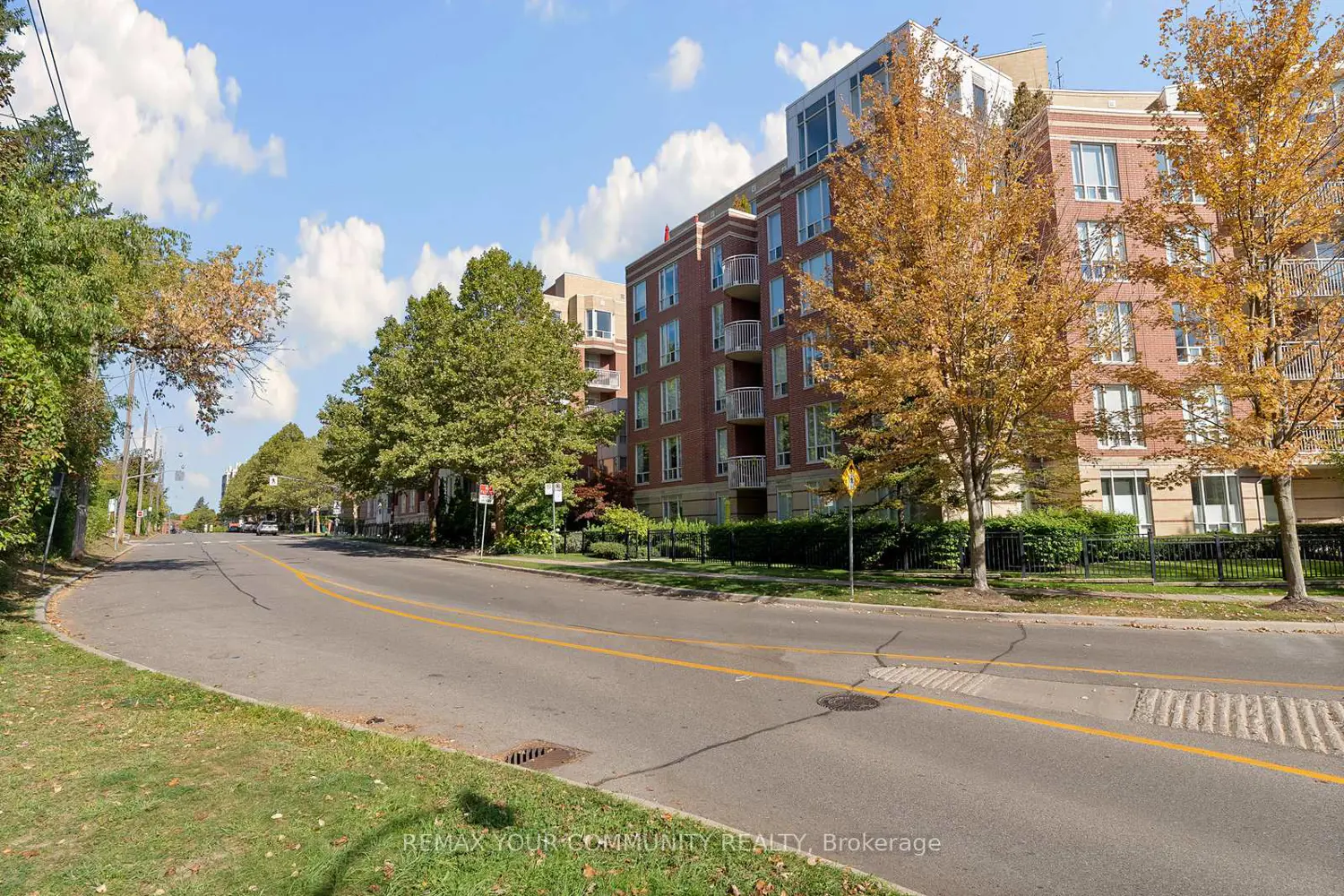 451 Rosewell Avenue 105