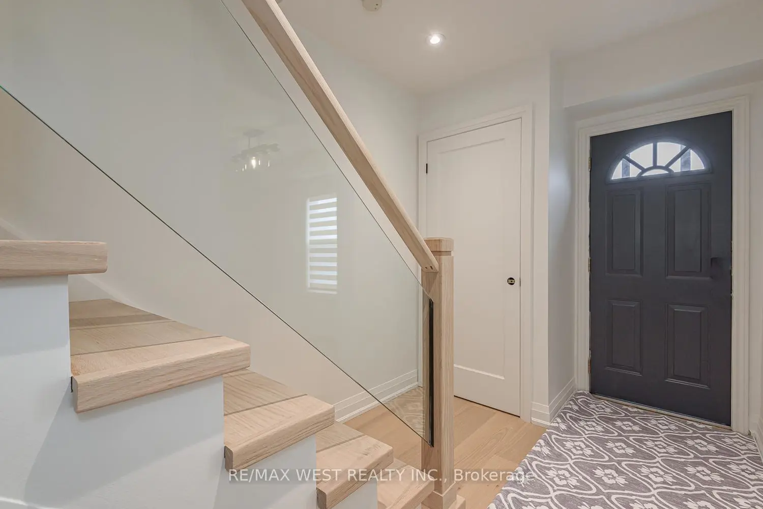 900 Central Park Drive 67 photo 3