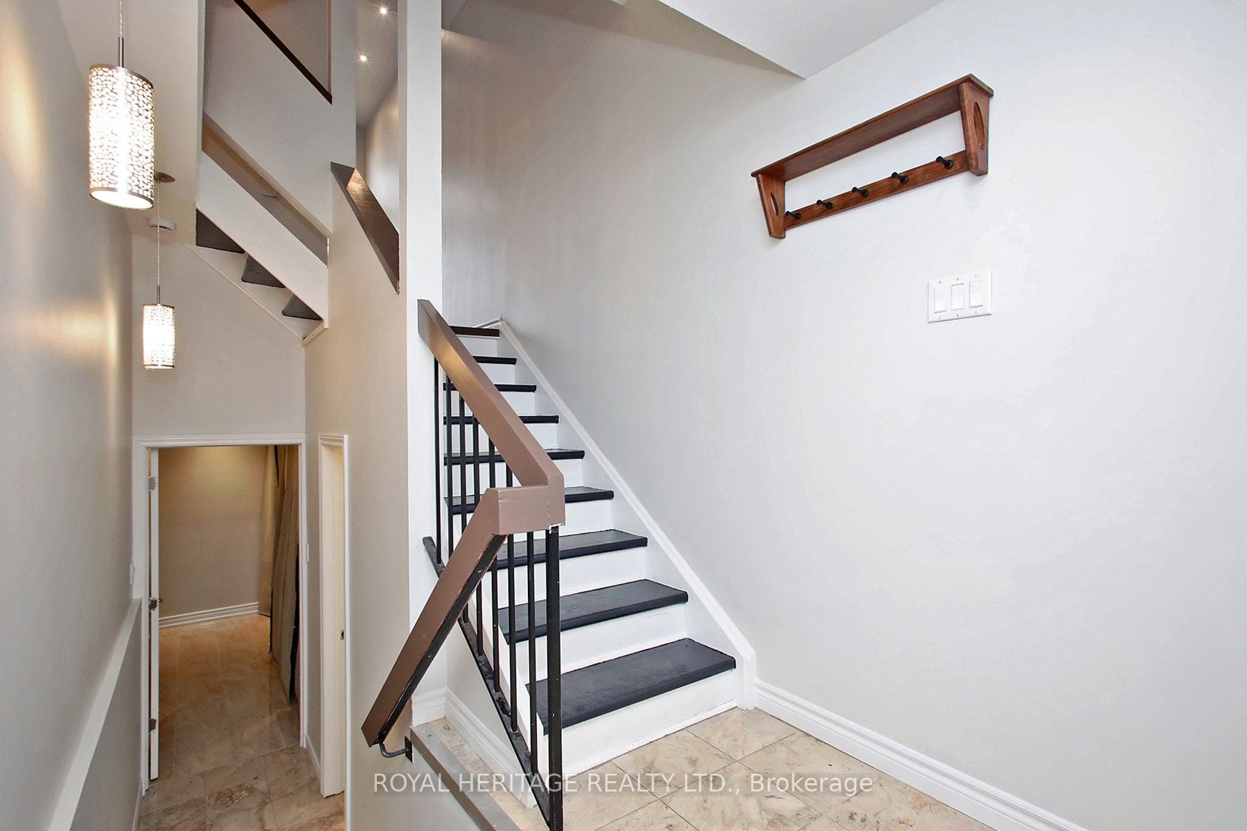 Additional image 4 of 6-24 Reid Drive, Mississauga, ON, L5M 2A6