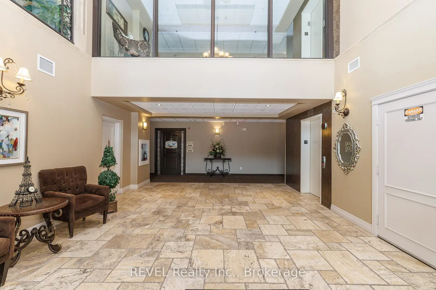 2799 St. Paul Avenue 212