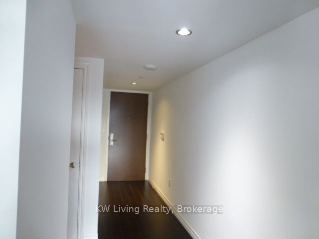 Additional image 3 of 1814-386 Yonge Street, Toronto, ON, M5B 0A5