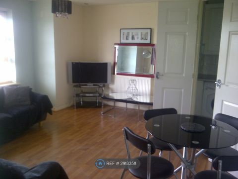 Little Bolton Terrace, Eccles M5