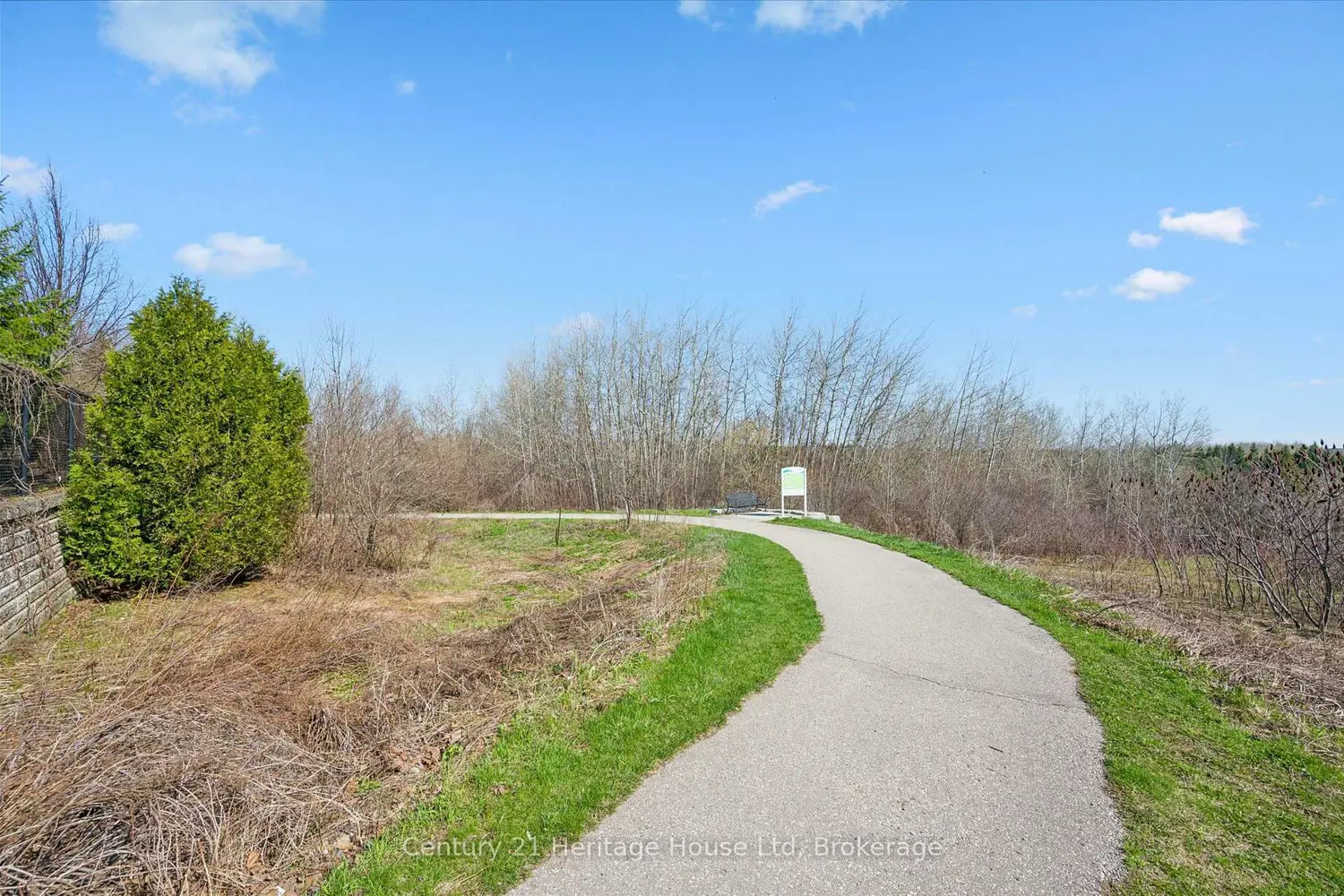 656 Woodlawn Road B photo 4