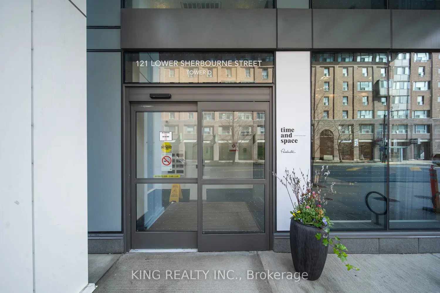 Additional image 2 of 121 Lower Sherbourne Street 233