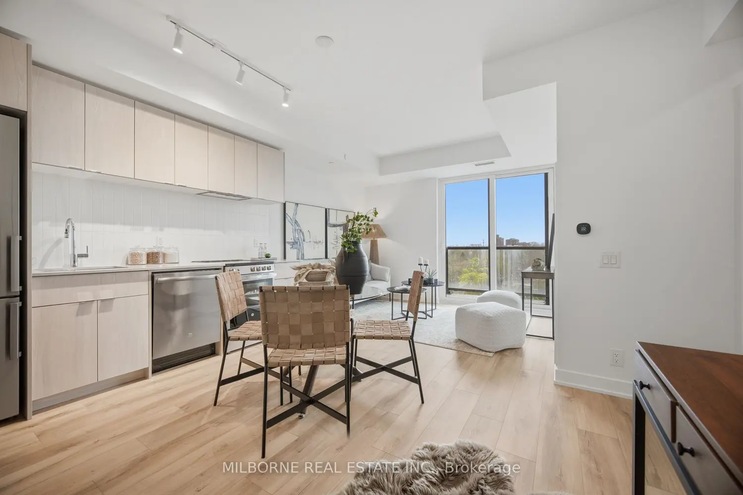 Additional image 2 of 1660 Bloor Street 1002
