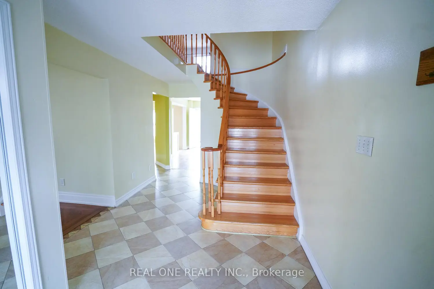 Additional image 4 of 476 Bud Gregory Boulevard