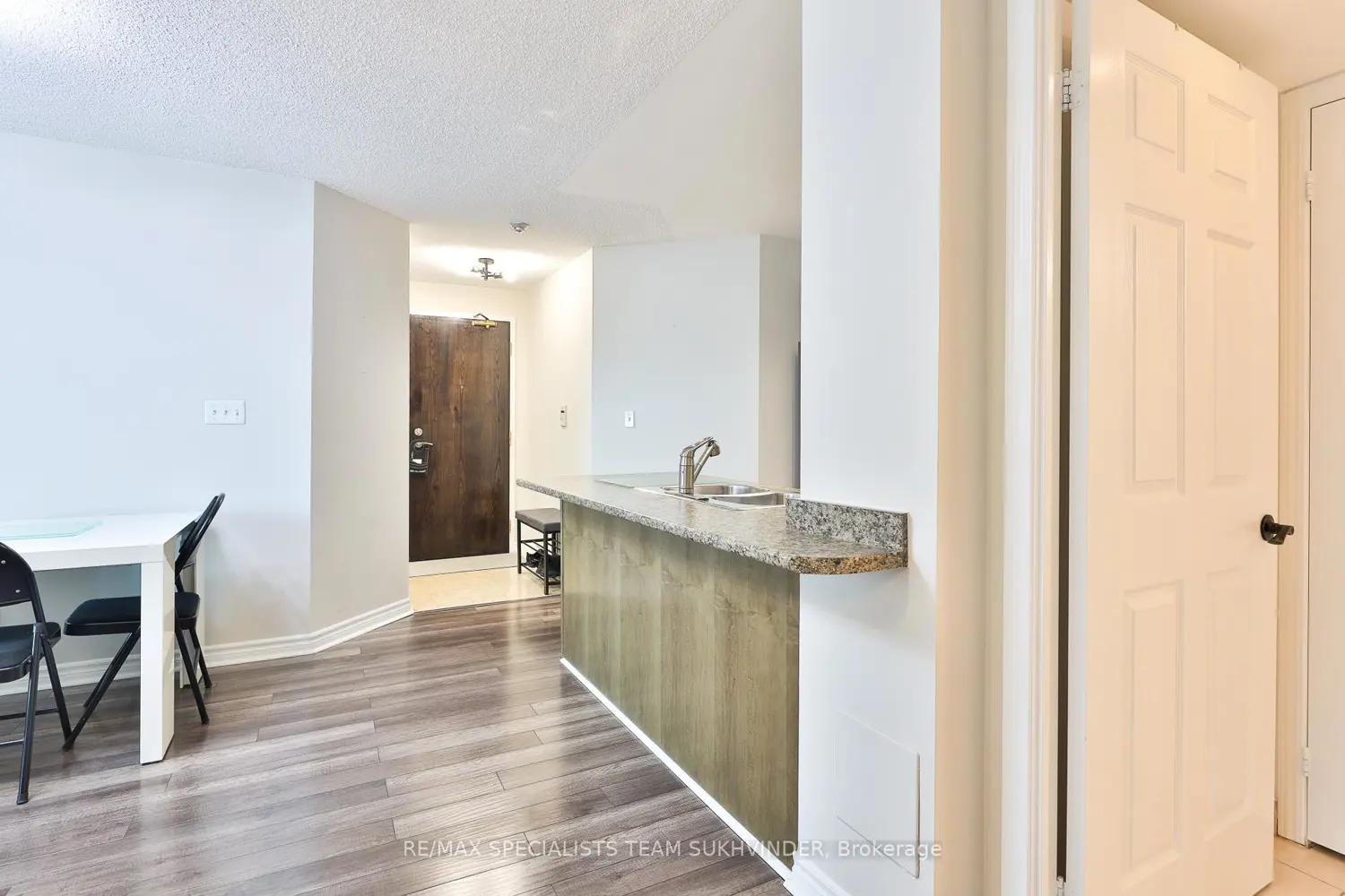 Additional image 6 of 18 Spring Garden Avenue 2201