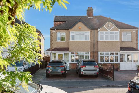 Northfield Crescent, Cheam SM3