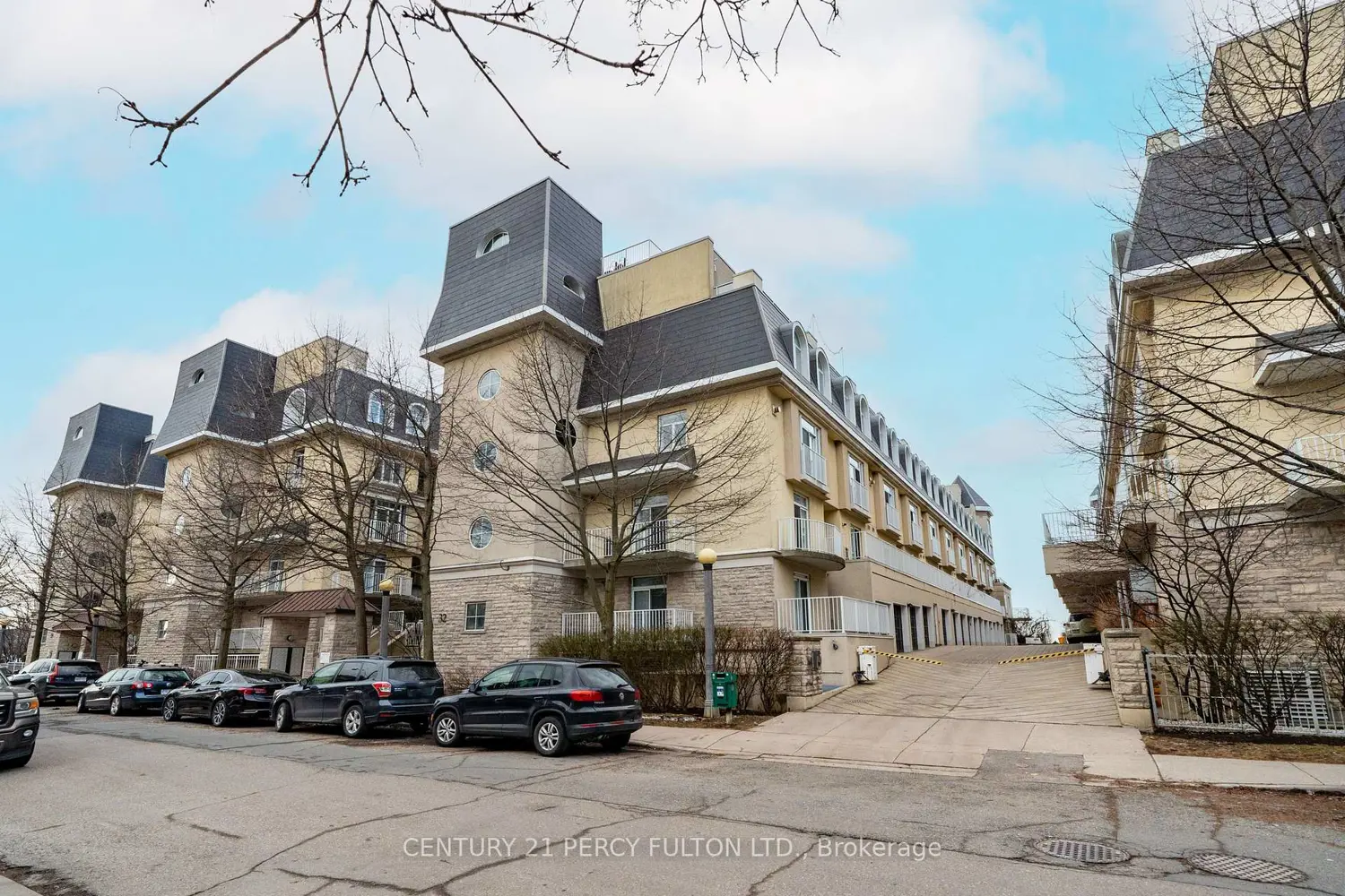 32 Stadium Road 335