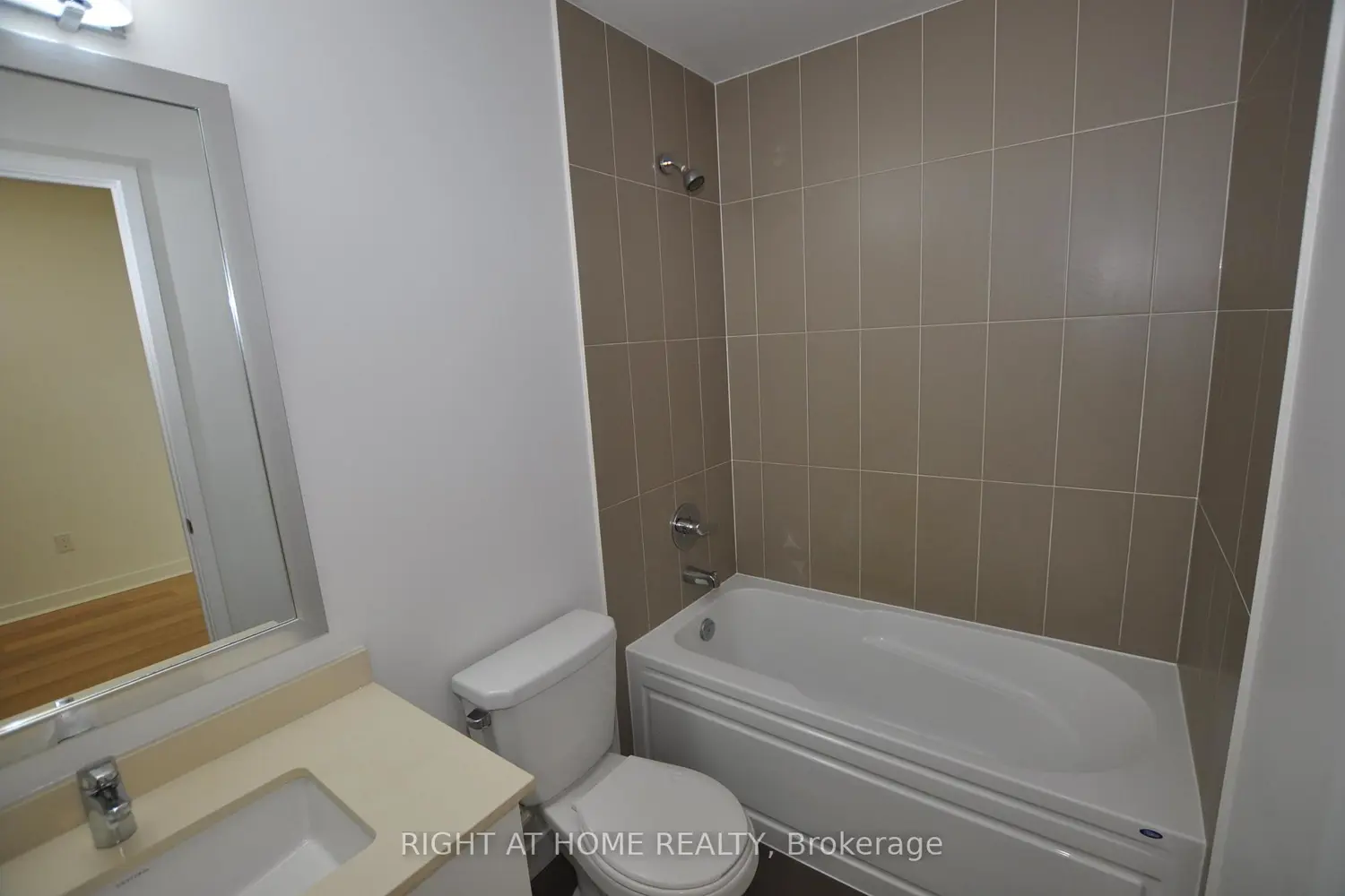 Additional image 19 of 3975 Grand Park Drive 909