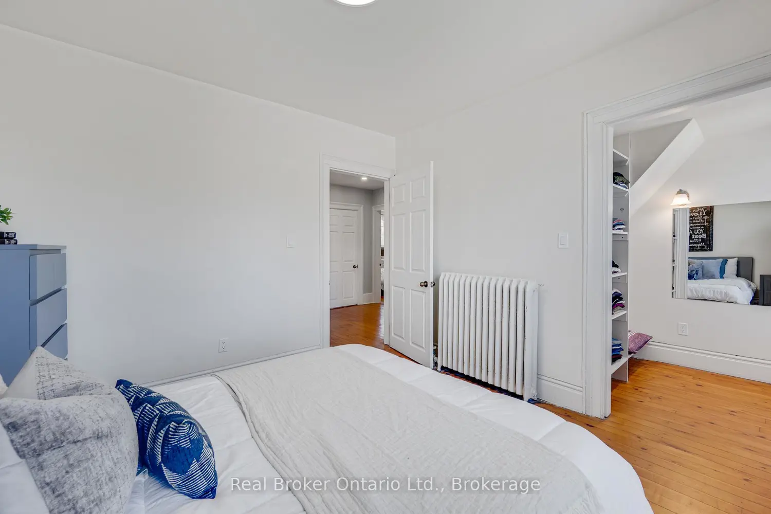 Additional image 11 of 739 Colborne Street