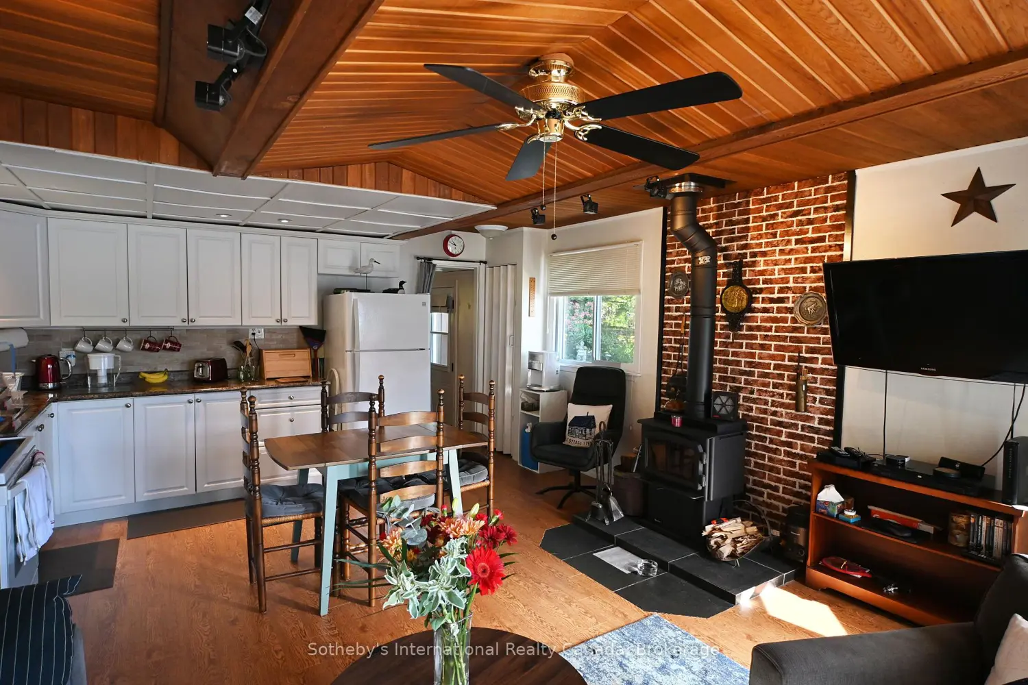 Additional image 8 of 28 Pinewood Road